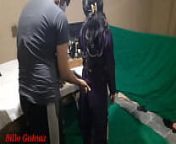 Indian bhabhi Seduces ladies tailor for fucking with clear hindi audio, Tailor Fucking Hot Indian Woman at his Shop Hindi Video, desi indian bhabhi went to get clothes stitched then tailor fucked her from desi darji tailor