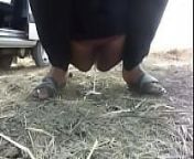 Mona indian aunty pee outdoor from aunty outdoor pee
