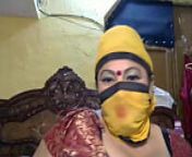 काव्या इंडियन बीबीडब्ल्यू मिल्फ़ मोटी चूत दिखाते हुए from maharaj guru ji