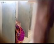 Desi lady public toilet pissing spy from desi toilet peeing karti girl