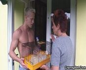 Granny games with hot neighbour from granny juego