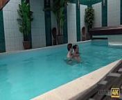 HUNT4K. Aventures sexuelles dans une piscine priv&eacute;e from www xxx ches