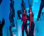 Anitta se apresentando no VMA from dance performance at christ embassy