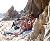 Couple Caught Having Sex at the Beach - Wait for the girl XD from virgin sex in xd