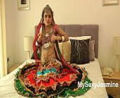 Gujarati Indian Babe Jasmine Mathur Garba Dance from mathur kanjariya