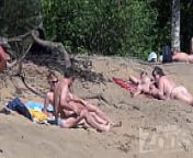 Blowjob on a nudist beach from nudist spycam