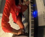 MilfyCalla First piano lesson from first online lesson from your flat mommy