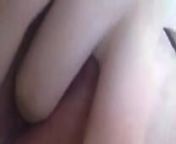 Chica se masturba con los dedos from saira