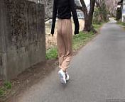 Woman wearing thin trousers with visible panty lines. from japanese panty lines