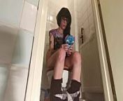 Teen girl Pissing & while playing on her telephone pt1 HD from long turd