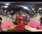 Nola Darling gives me a body tour at Exxxotica 2021 in 360 degree VR from tour pelo corpo