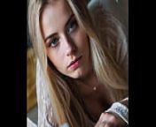 Belle femme AI, Blonde de 18 ans avec de beau seins et un corp parfait from blonde beauty with perfect body somali