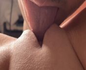 PUSSY EATING CLOSE UP! My boyfriend makes me orgasm with his fast tongue. 4K, POV from close up pussy japanese girl