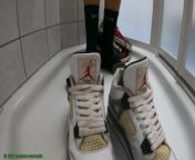 Yoghurt, Nike Jordan 4, Adidas Neo shoes and black nike Socks (Cam2) from sneakerloveraustria