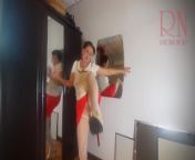 A naked lady does make-up in front of a mirror, puts on underwear, stockings, a skirt. 3 from 丝袜自慰流水