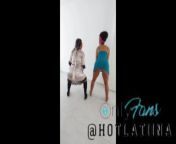 Moviendo el Culo Con Mi Vecina Antes de Grabar un Video Porno Medellín Colombia from indian twerking