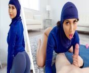 Hijab Hookup - Hot Arab Girl Shows Her Horny Coach Her Big Round Booty And Bounces It On His Cock from muslim girls boob boy hot jaipur ya