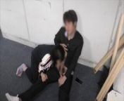 A cute girl sucks and gets poked by a senior's dick in an empty warehouse. from 爱里未来女子高生番号qs2100 cc爱里未来女子高生番号 fiu