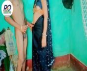 Desi sexy video big bhabhi in black saree chudai gaar me standing while giving cock hindi audio from bhojpuri saree sexi song video